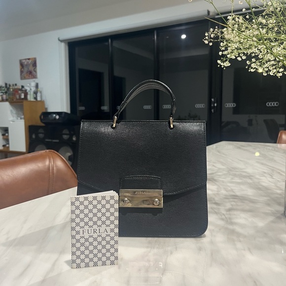 Furla Julia Mini Crossbody in black with chain and handle - Picture 2 of 5